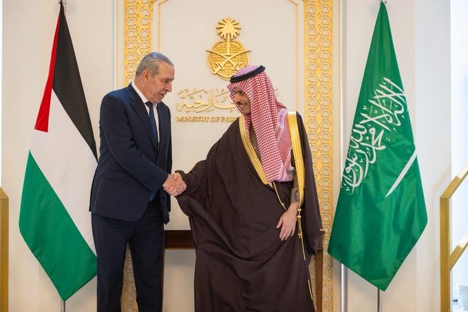 وزير الخارجية ونائب الرئيس الفلسطيني يبحثان التطورات في غزة والضفة