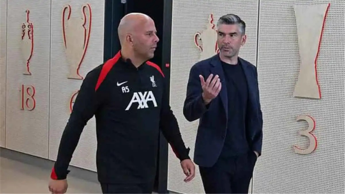 الهلال يضم ريتشارد هيوز من ليفربول لتولي الإدارة الرياضية