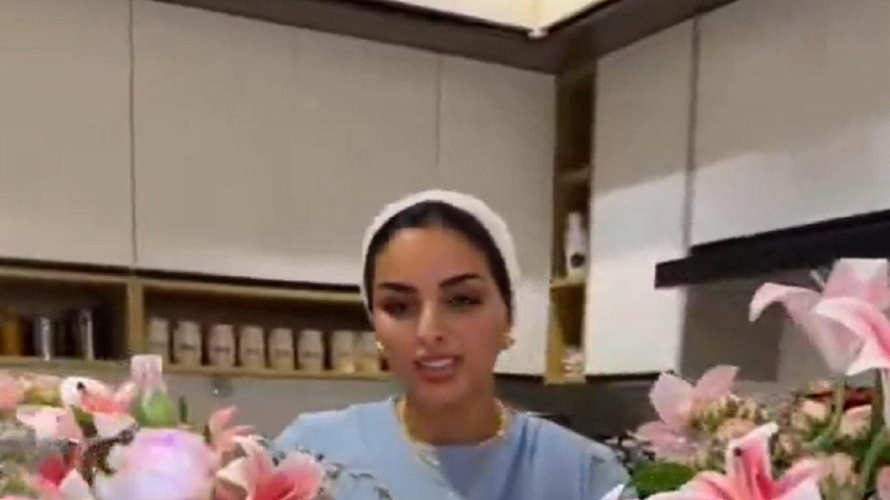 سارة السهلي بعد انفصالها: لا تسمح للمنتهي أن يسحبك.. فيديو