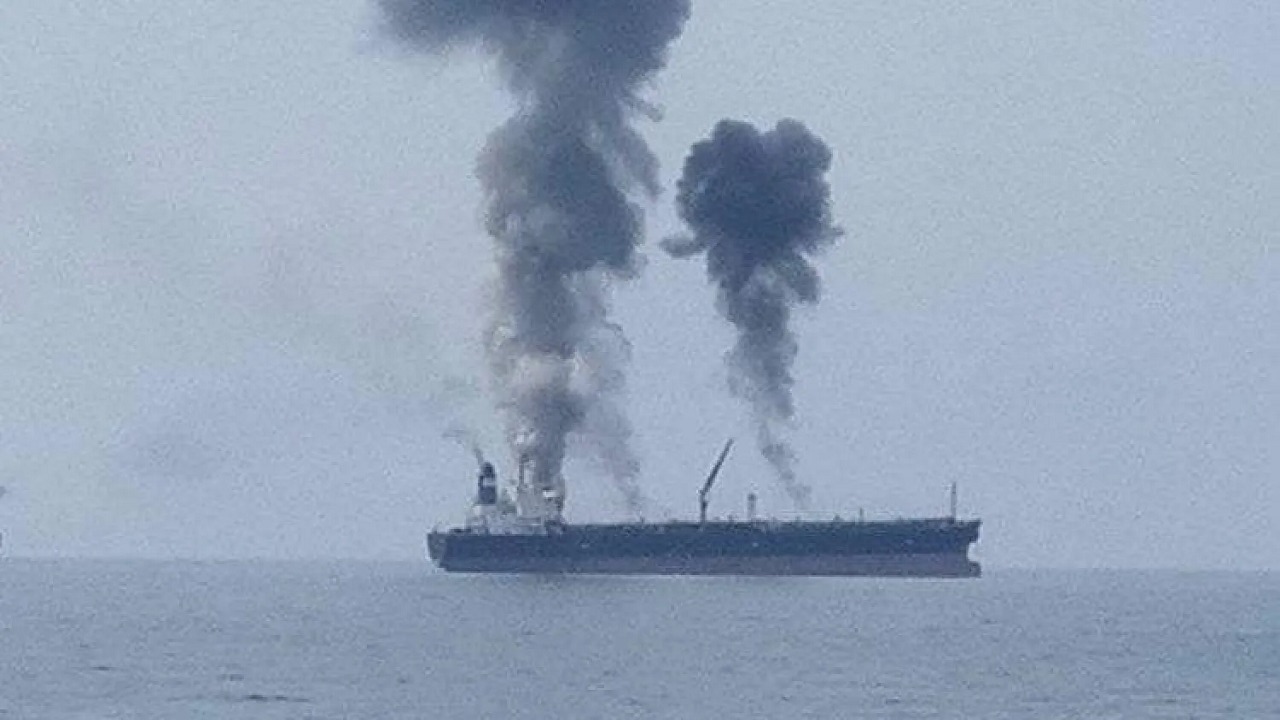 تعرض ناقلة نفط لانفجار قبالة سواحل الفجيرة