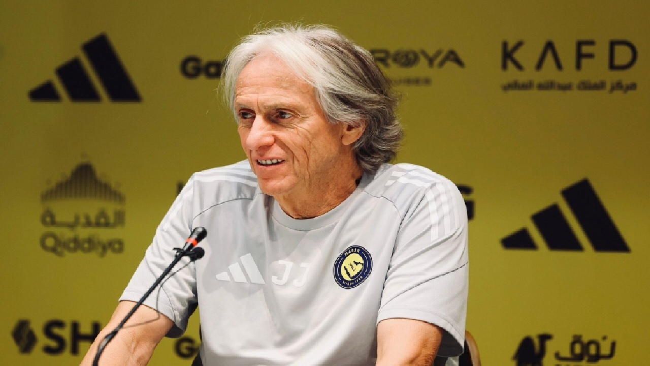 جيسوس يمنح لاعبيه إجازة 6 أيام