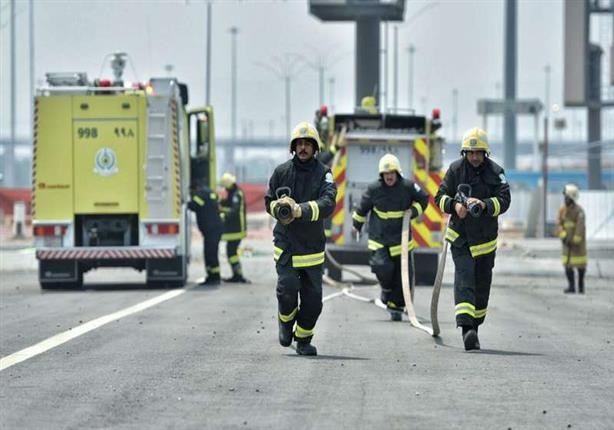 الدفاع المدني بمكة يسيطر على حريق مخلفات بناء