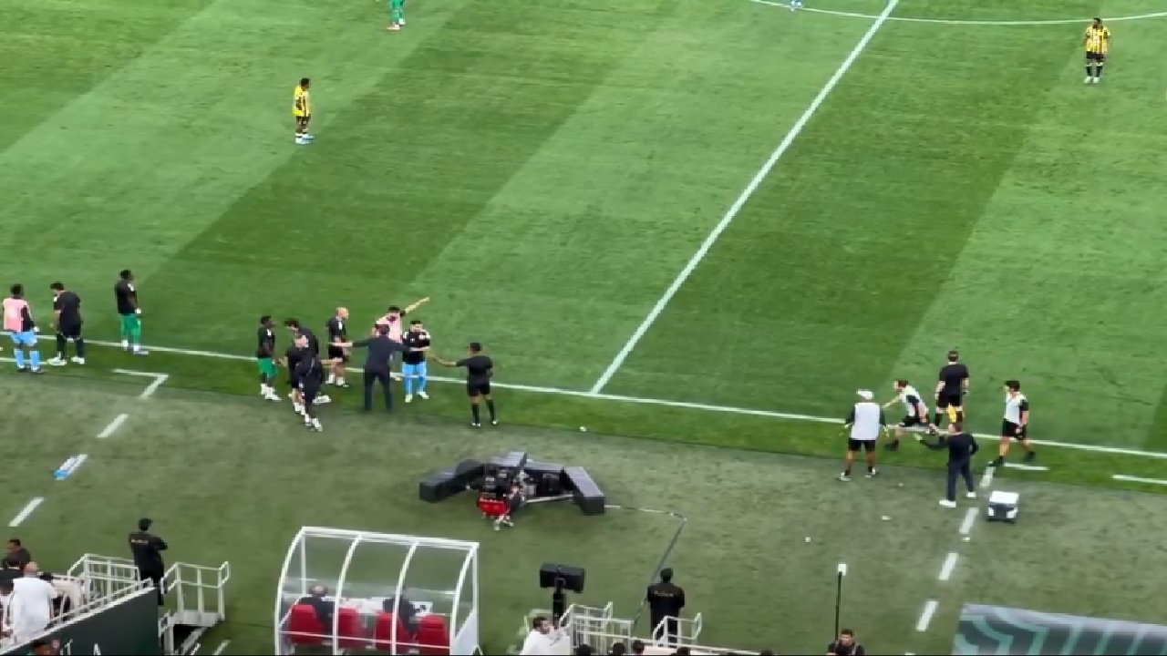 مناوشات على الخطوط بين كونسيساو ويايسله.. فيديو