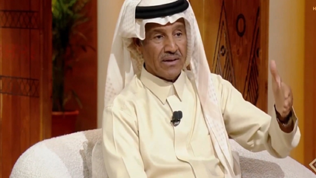 خالد عبدالرحمن: لحنت أغنية في سطح ملعب وعرضوا عليا شيك مفتوح لشراء أغنيتي.. فيديو