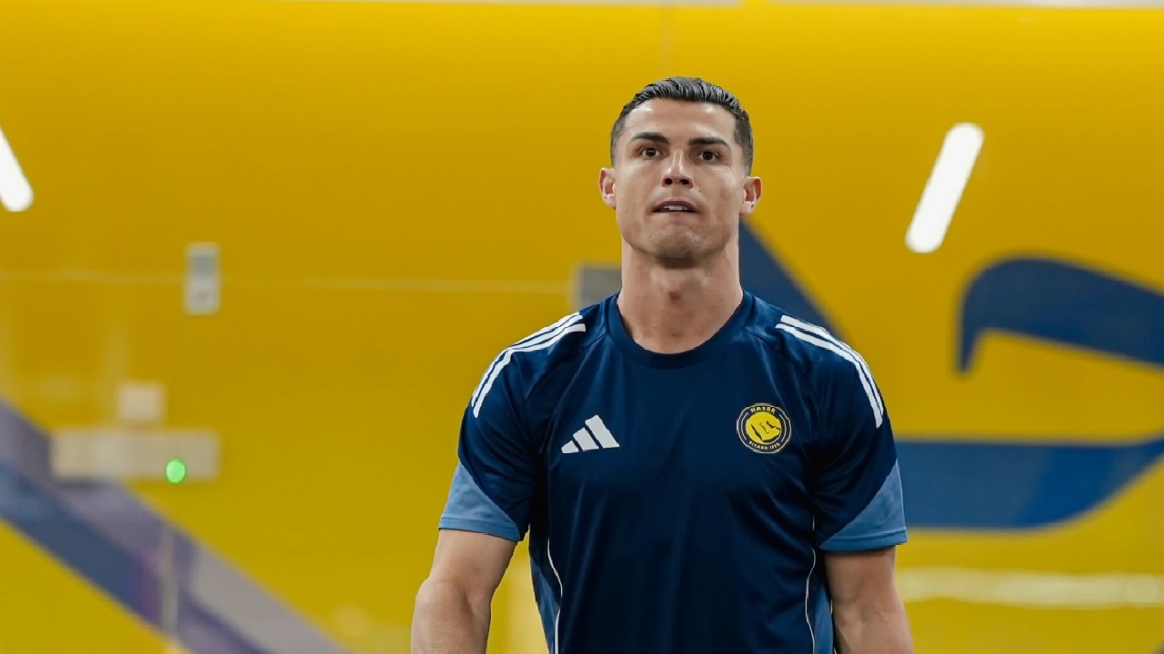 رونالدو يتابع ألميريا ويحتفل بفوز الفريق