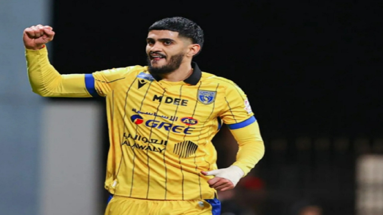 وليد الأحمد يجري عملية جراحية