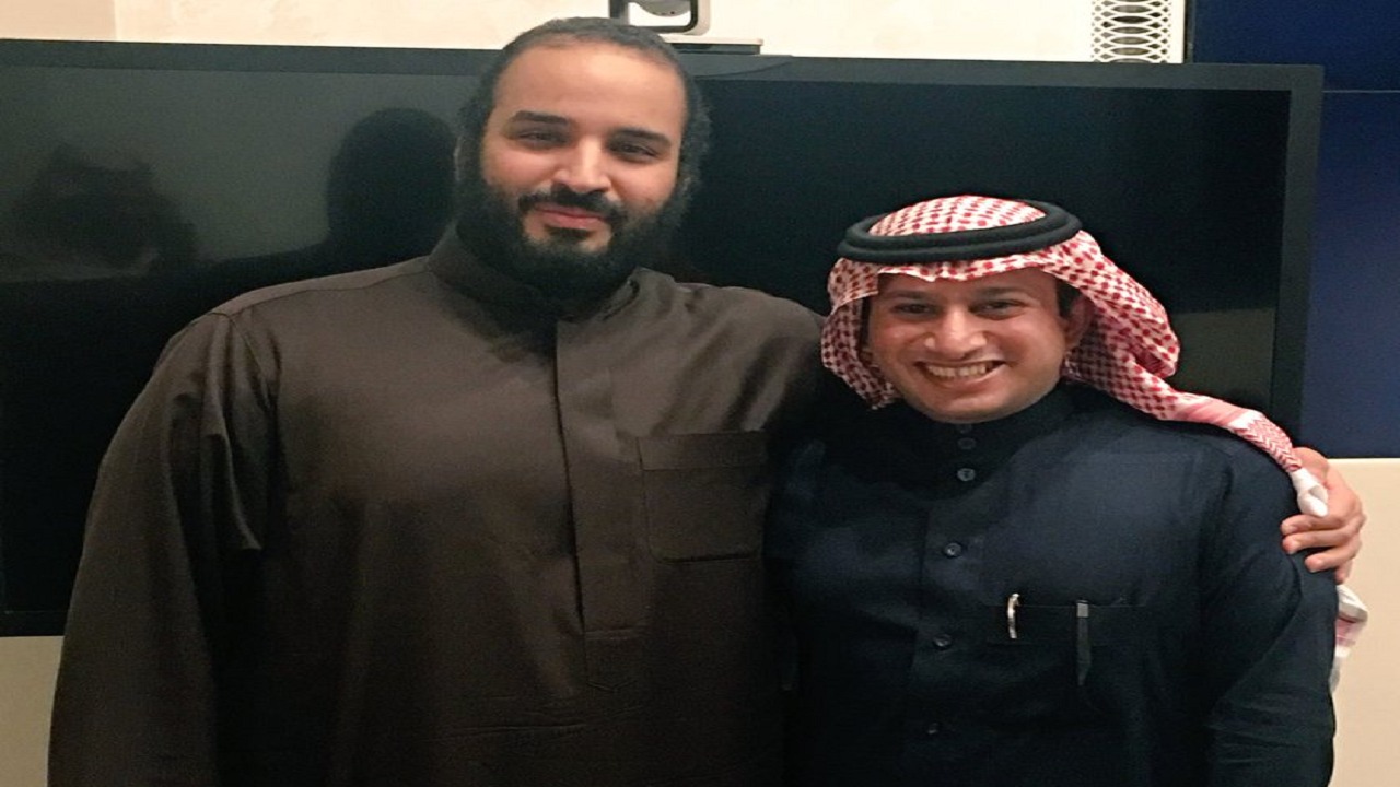 سلطان القحطاني يكشف كواليس أول لقاء له مع ولي العهد .. فيديو