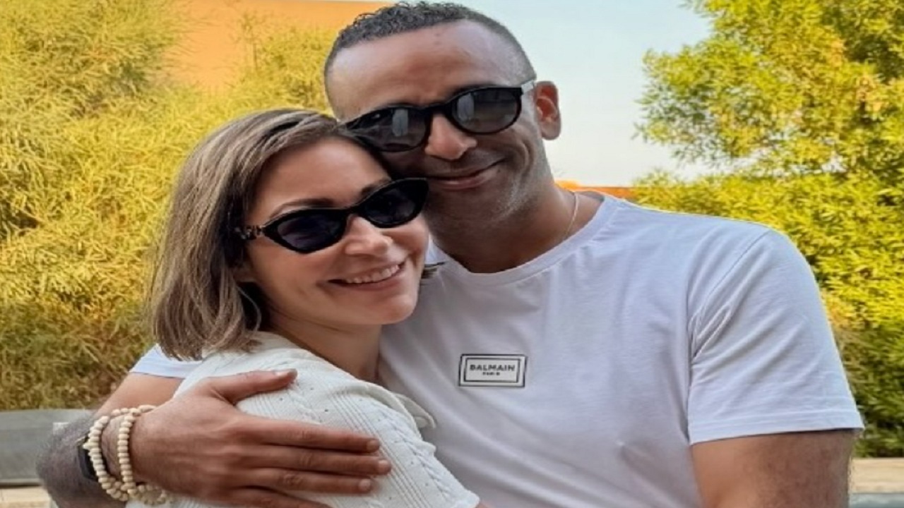 زوج منة شلبي يوجه لها رسالة بعد نجاح مسلسلها صحاب الأرض