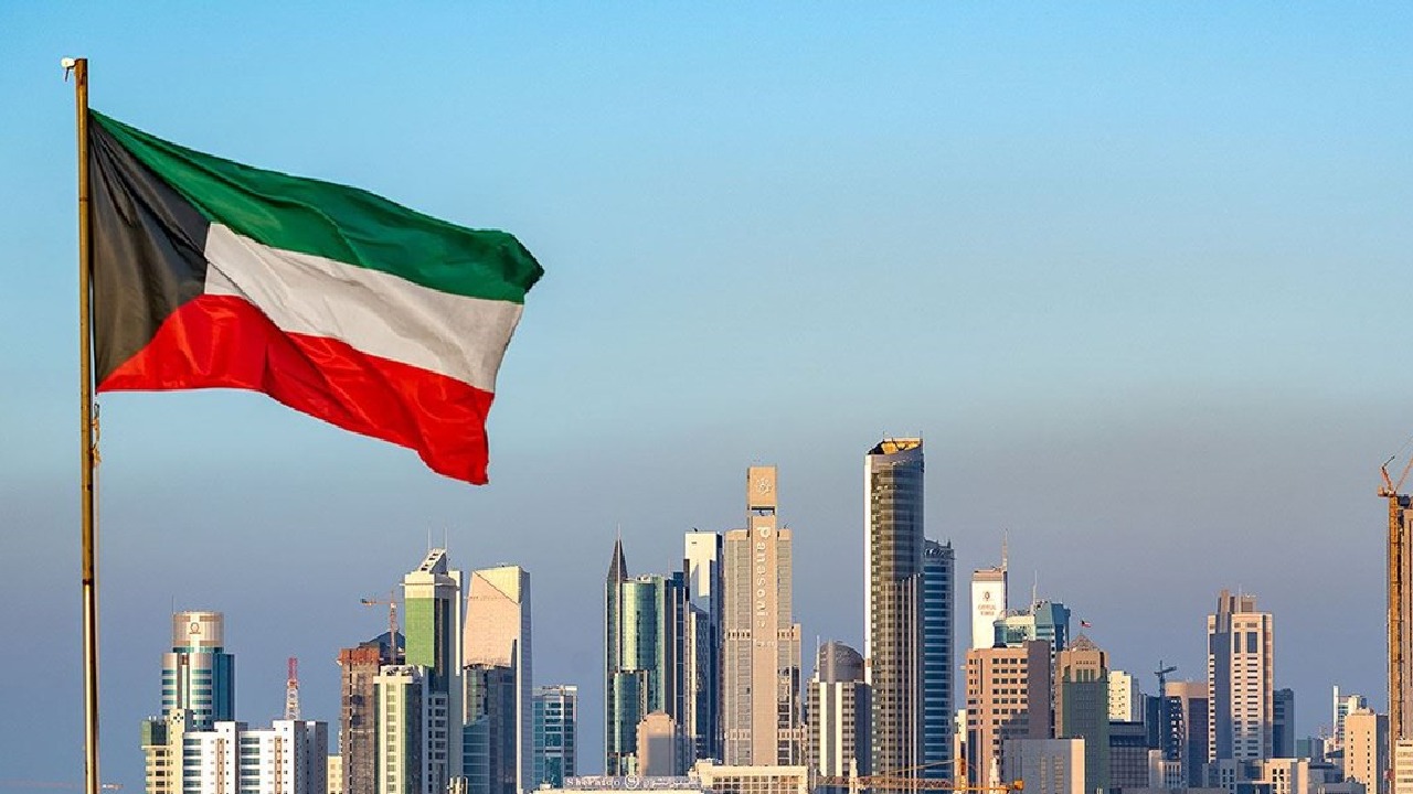 إصابة اثنين بعد سقوط شظايا على مركز إسعاف بالكويت