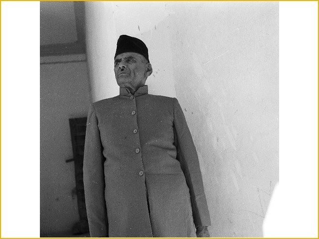 قصة رفض أبو بكر بن شيخ الكاف الانحناء لملكة بريطانيا في عدن.. فيديو