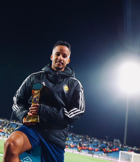 النصر يترقب قرار عبدالرحمن غريب بشأن مستقبله مع الفريق