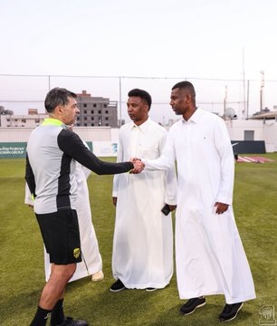 استقبال خاص لـ محمد نور والمنتشري بتدريبات الاتحاد.. صور