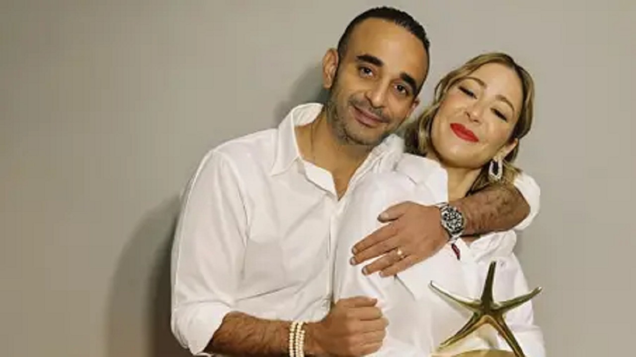 زوج منة شلبي يوجه لها رسالة بعد نجاح مسلسلها صحاب الأرض