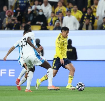 النصر ينزع الصدارة بفوز قاتل على نيوم