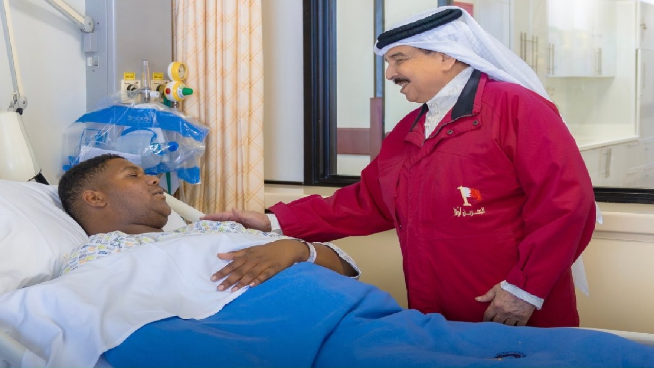 ملك البحرين يزور مصابي الهجمات الإيرانية.. فيديو