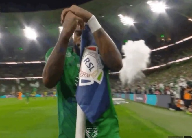 الخليفة ينتقد لجنة الانضباط عقب احتفالية توني في ديربي جدة.. فيديو