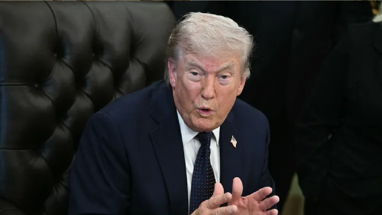 ترامب يهين مذيعة قرأت له رسالة المتهم باغتياله بحفل عشاء مراسلي البيت الأبيض.. فيديو