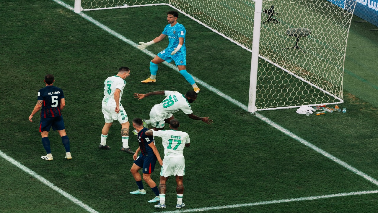 الأهلي يتجاوز جوهور ويتأهل لنصف نهائي النخبة