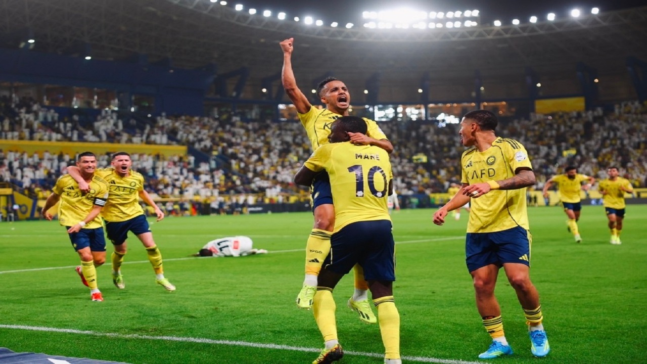 الدبيخي ينشر صورة للحكم خالد الطريس معلقًا: “اللهم إني أستودعك النصر”