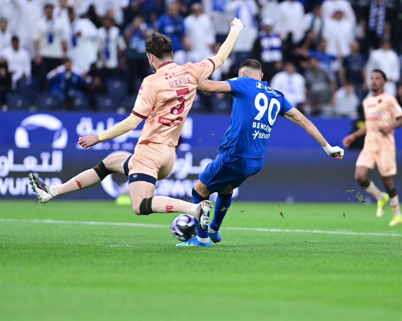 الهلال يمطر شباك الخلود بسداسية..صور