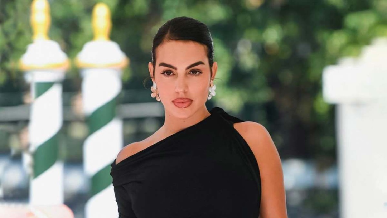 جورجينا: كريستيانو أخبرني إن كلما تدربت على الإنجليزية تحدثتها أسوأ.. فيديو