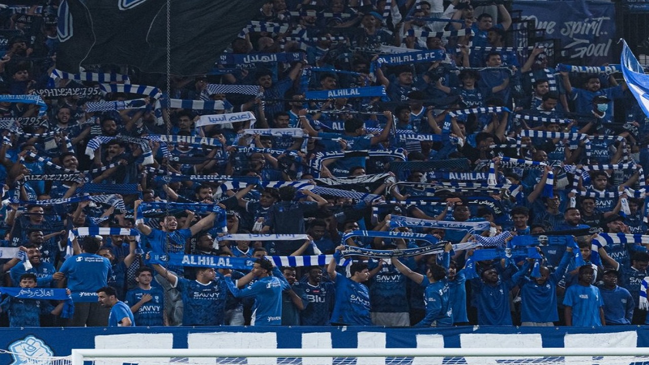 جماهير الهلال تنتقد ارتفاع أسعار التذاكر: 800 ريال تعيش عائلة أسبوع.. فيديو