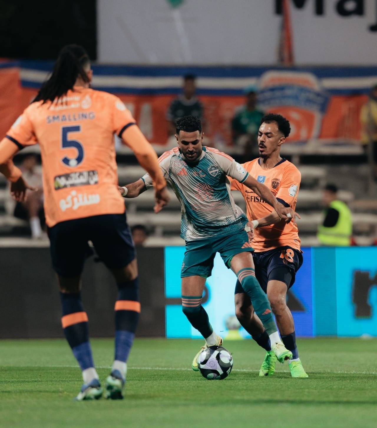 لجنة الحكام تفتح تحقيقا عاجلا في واقعة توني والحكم أمام الفيحاء