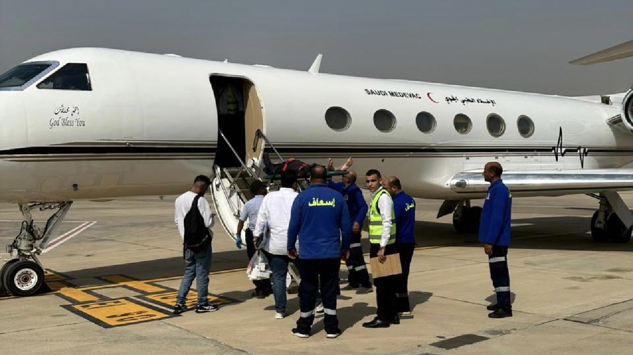 إخلاء طبي لمواطنين من القاهرة إلى المملكة لاستكمال علاجهما