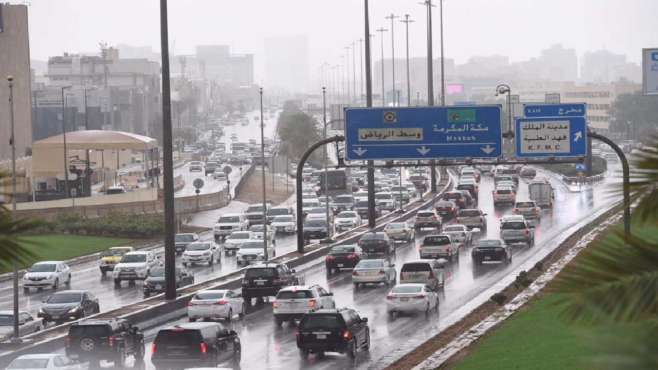 الدفاع المدني: استمرار هطول الأمطار حتى الجمعة المقبل