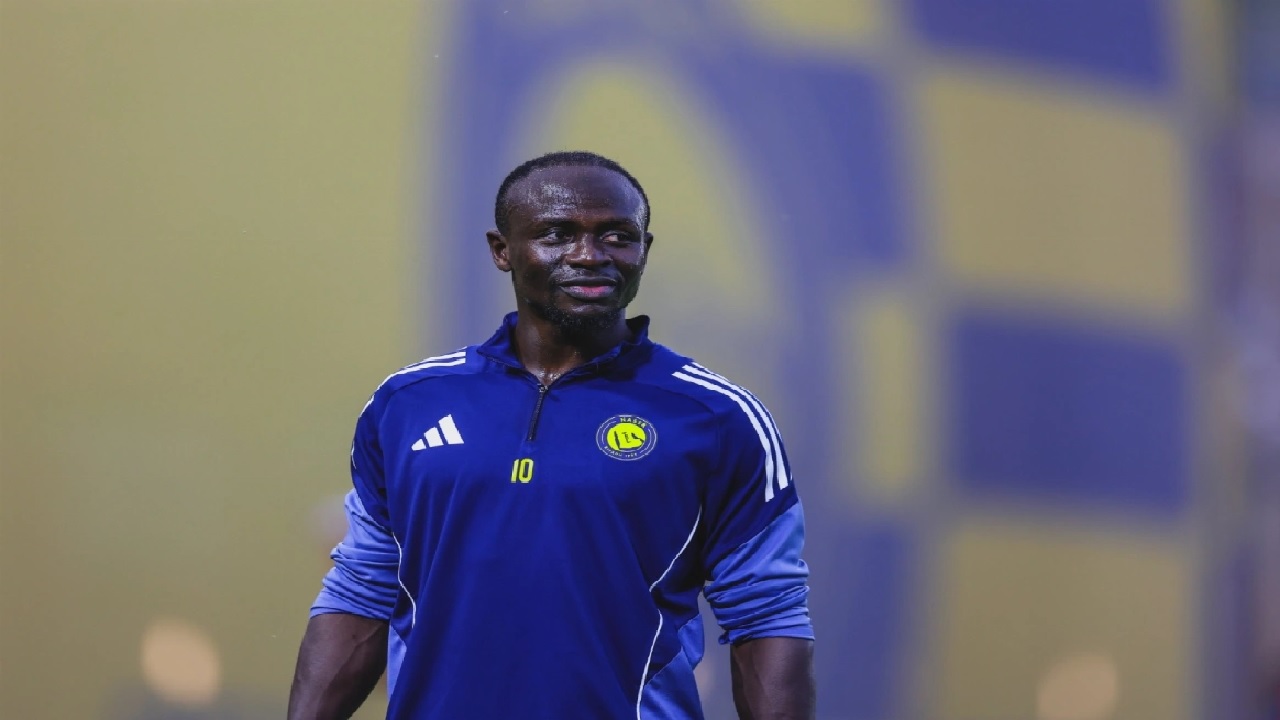 ماني يوجه رسالة لزملائه خلال احتفالية عيد ميلاده