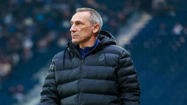 دونيس يقود الأخضر بطاقم من 9 مساعدين