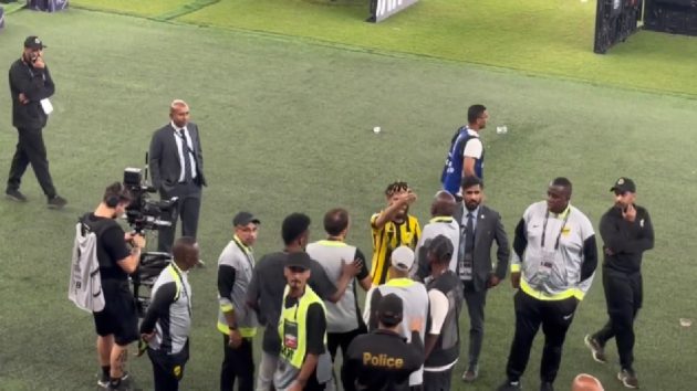 توتر بين العبود وجماهير الاتحاد بعد الخروج الآسيوي.. فيديو