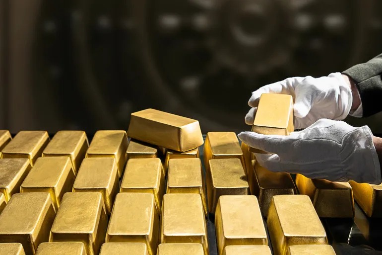 الذهب يرتفع مع تراجع أسعار النفط