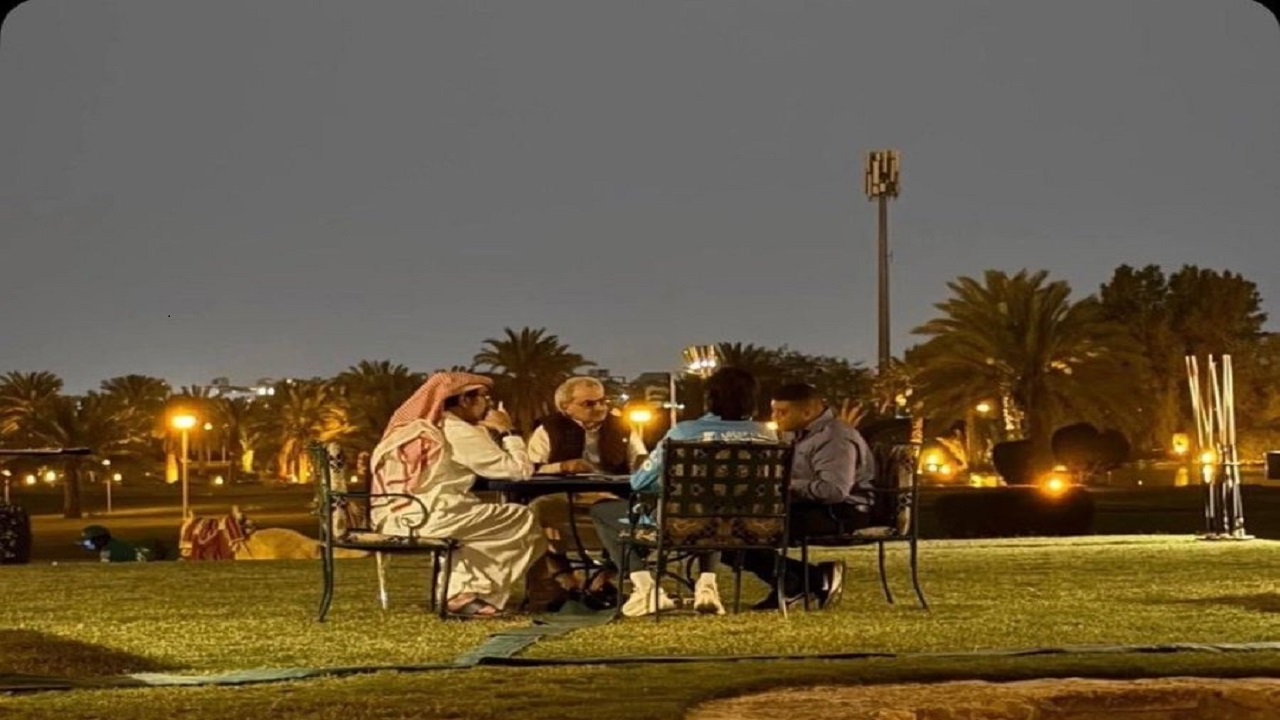 تعليق طريف من الأمير عبدالرحمن بن مساعد حول اجتماع الوليد بن طلال وإنزاغي