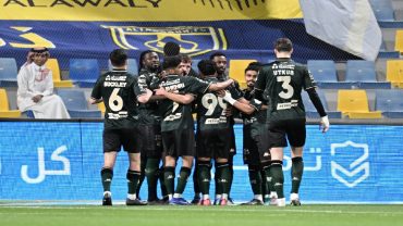 الخلود يحسم مواجهة التعاون بثنائية