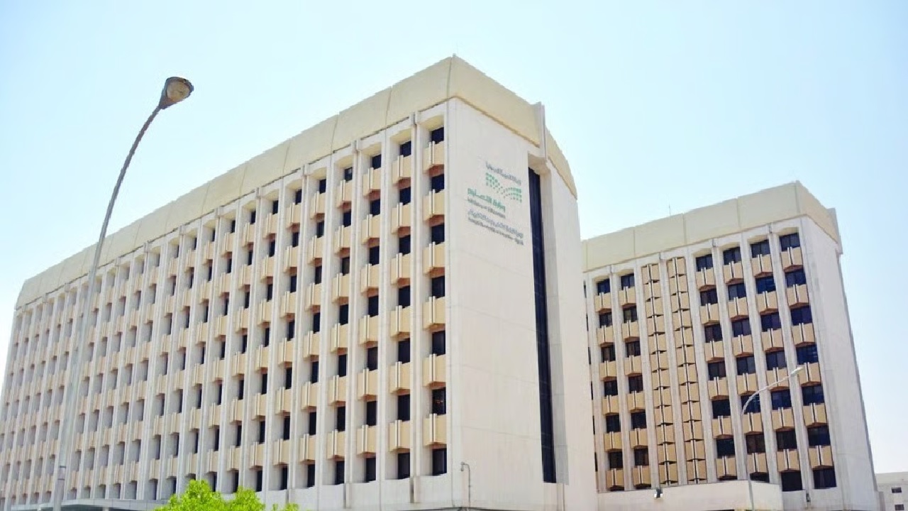 تعليم الرياض يعلق الدراسة الحضورية في 6 محافظات