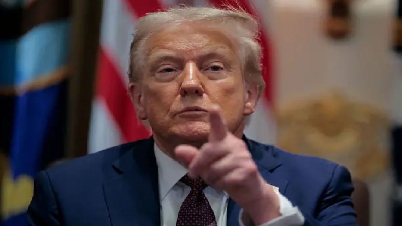 ترامب: سنفرض حصاراً على إيران حتى لا تبيع النفط