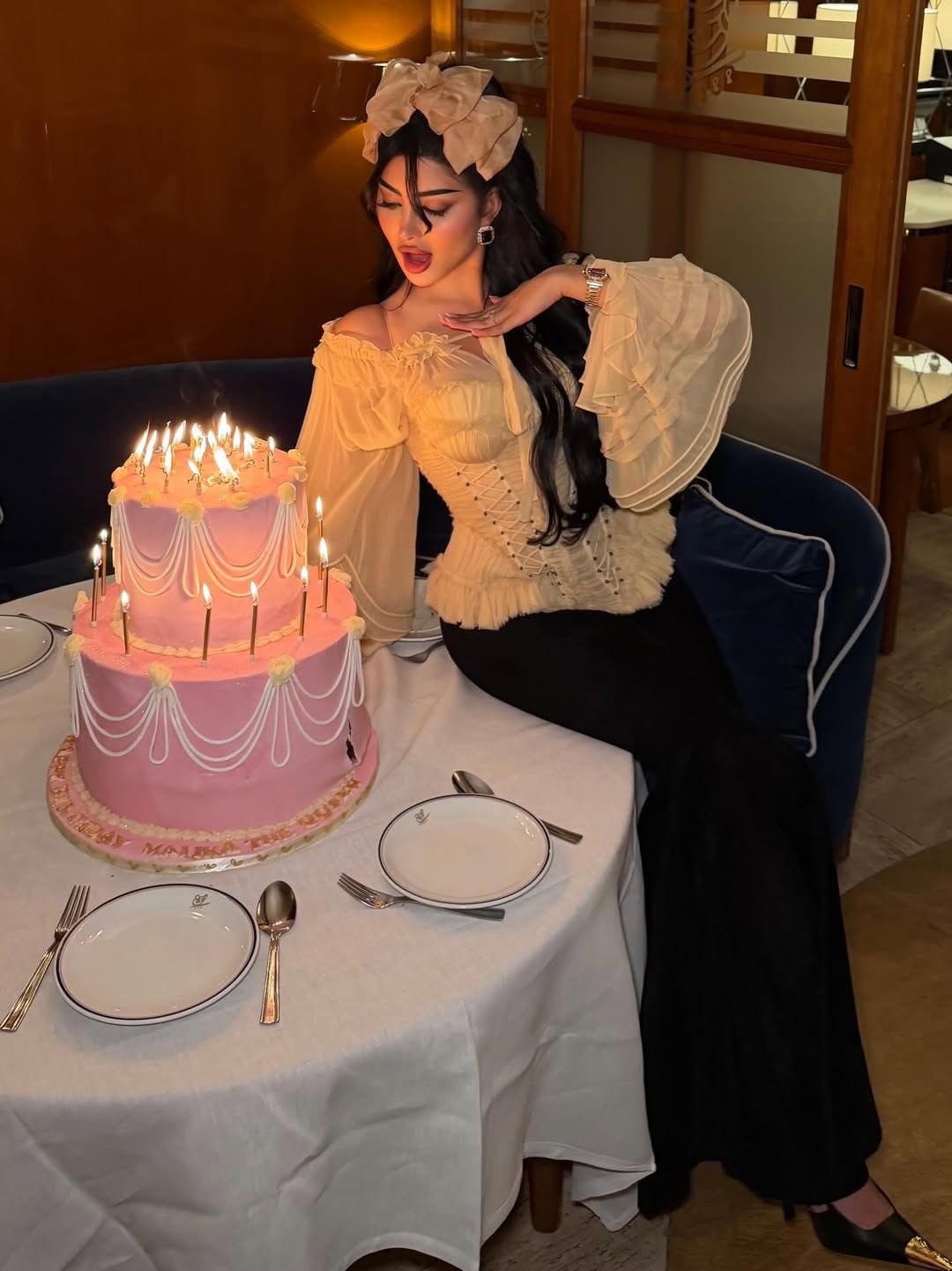 ملكة كابلي تحتفل بعيد ميلادها الـ32.. صور