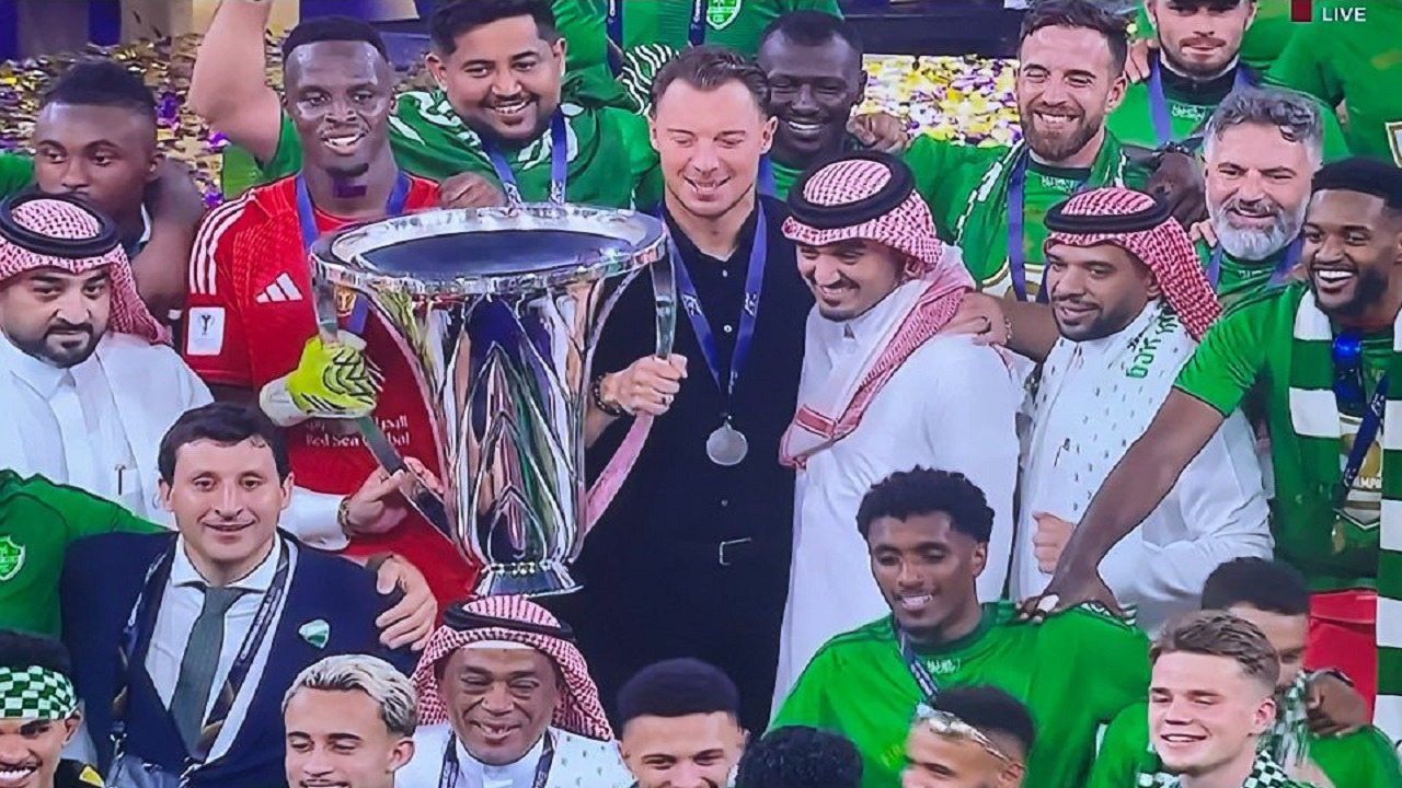 “الدعيع” يعتذر لمدرب الأهلي يا يسله