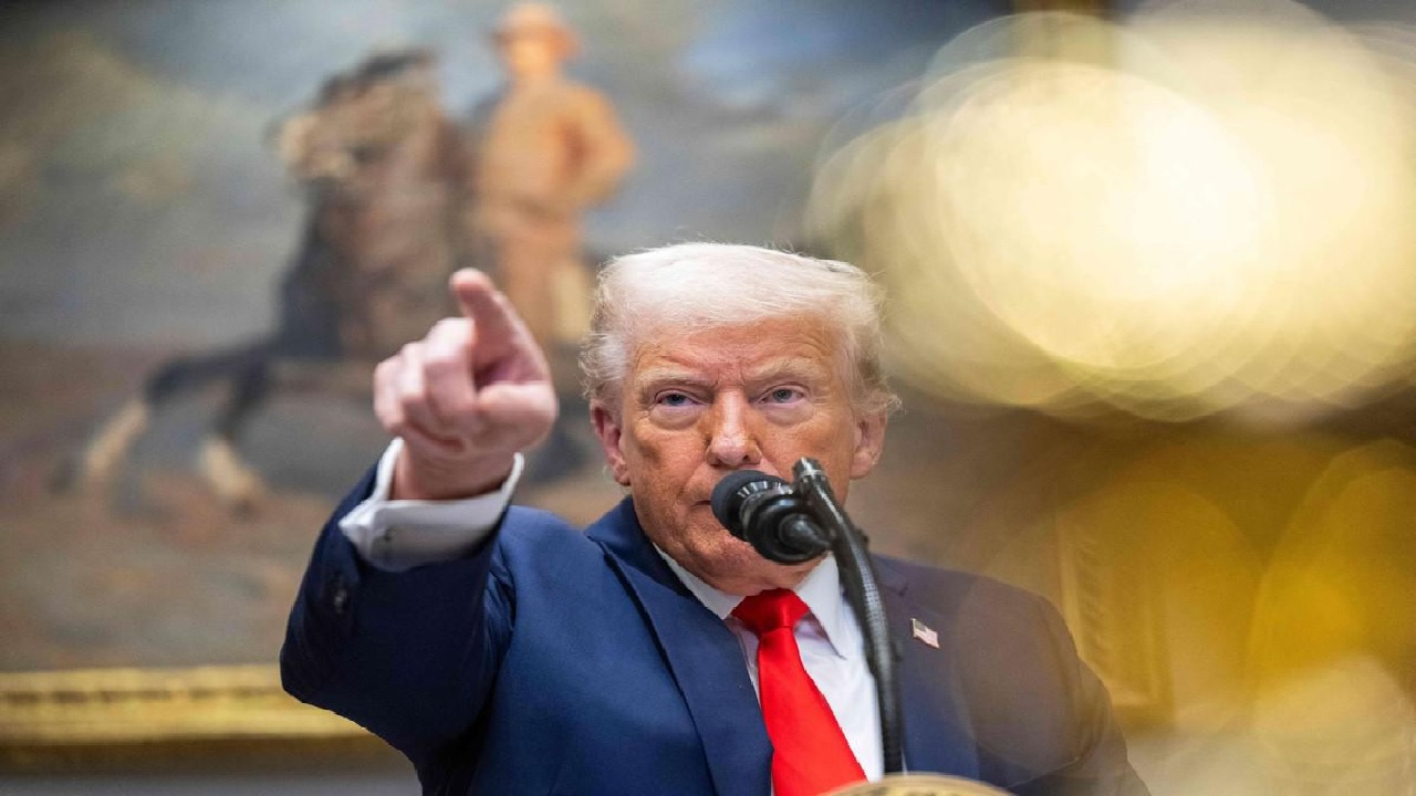 ترامب يهدد إيران على خلفية إغلاق مضيق هرمز وخرق اتفاق وقف النار