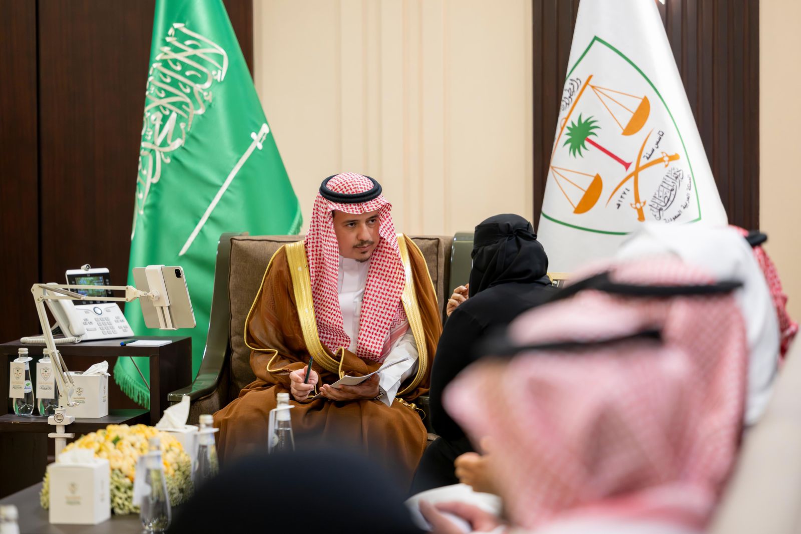 رئيس ديوان المظالم يوجّه بتسريع الإجراءات خلال لقائه بالمستفيدين بما يدعم عدالة وشفافية التقاضي