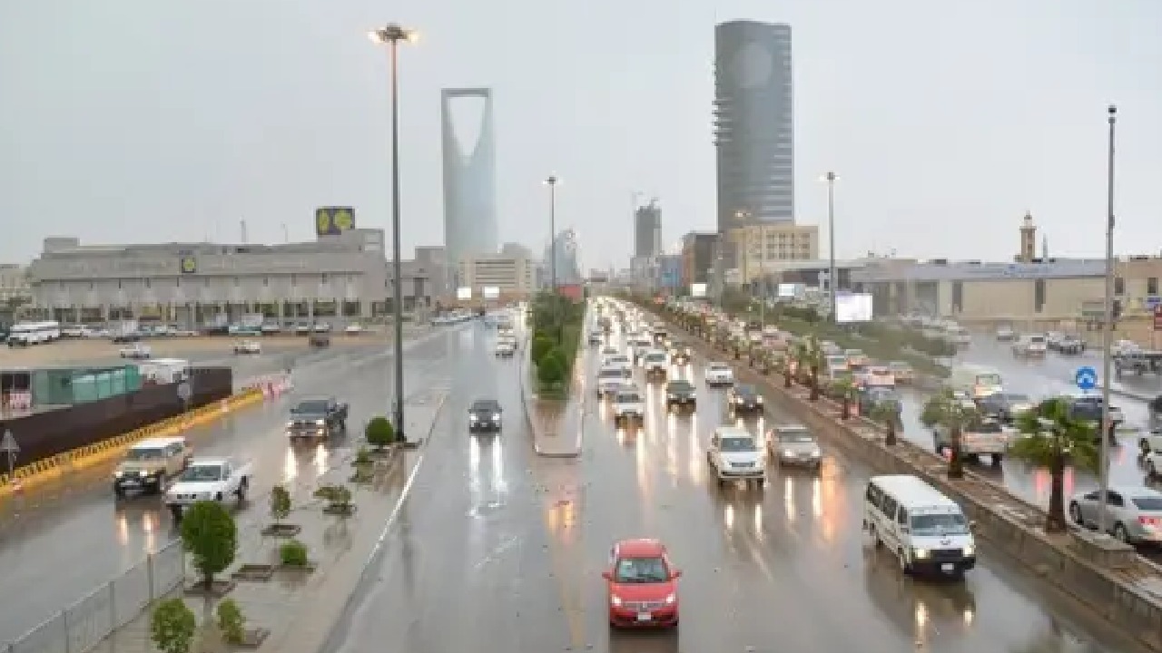 الأرصاد: الرياض و3 مناطق أخرى تشهد أمطار وسيول وبرد اليوم وغدًا