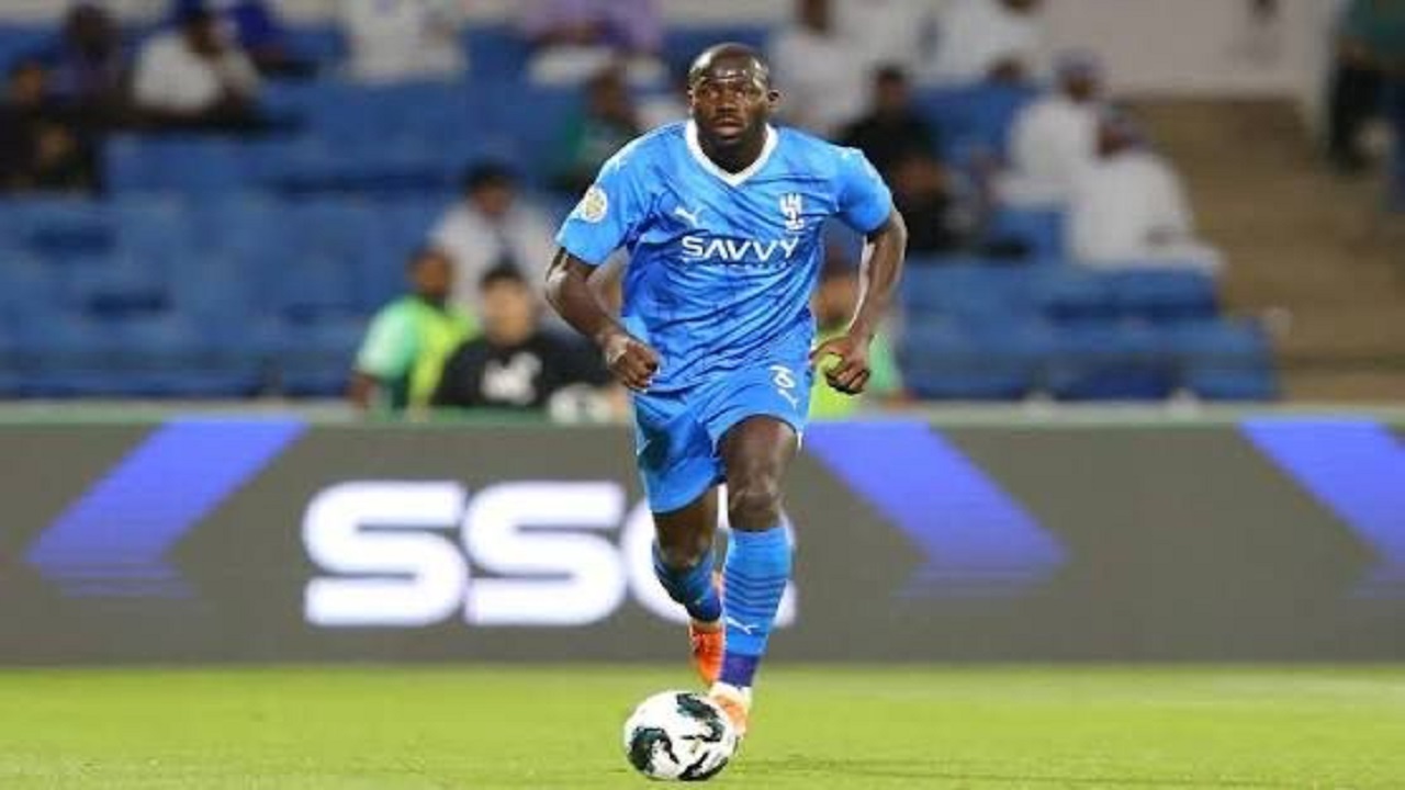 كوليبالي يعود للمشاركة مع الهلال أمام ضمك بعد التعافي من الإصابة