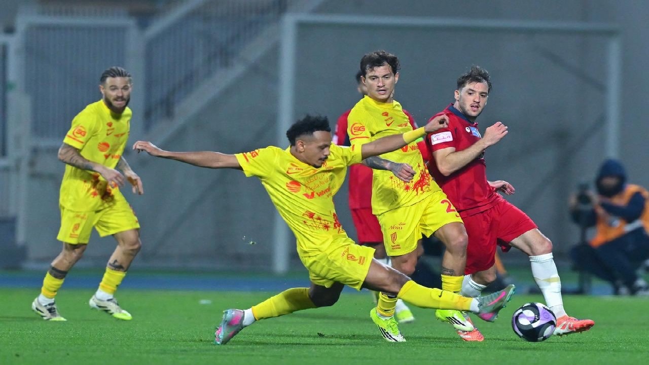 التعادل ينهي مواجهة ضمك والقادسية