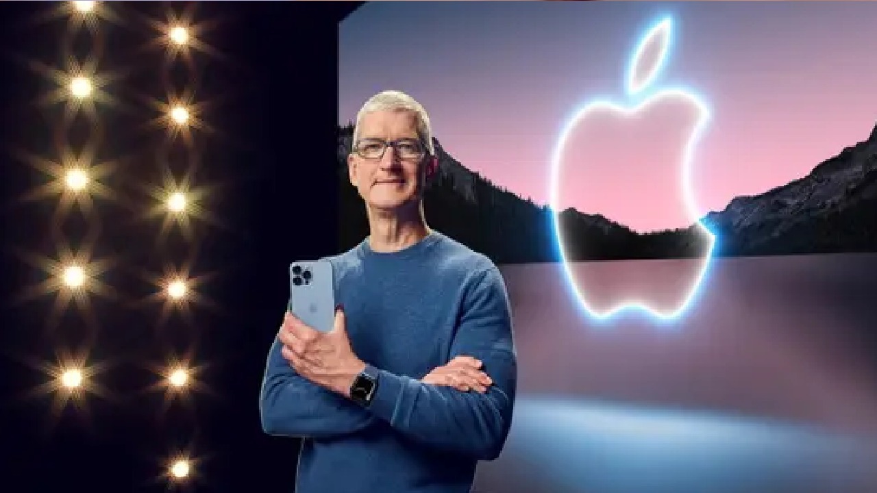 تيم كوك يعلق على تنحيه من منصب الرئيس التنفيذي لآبل