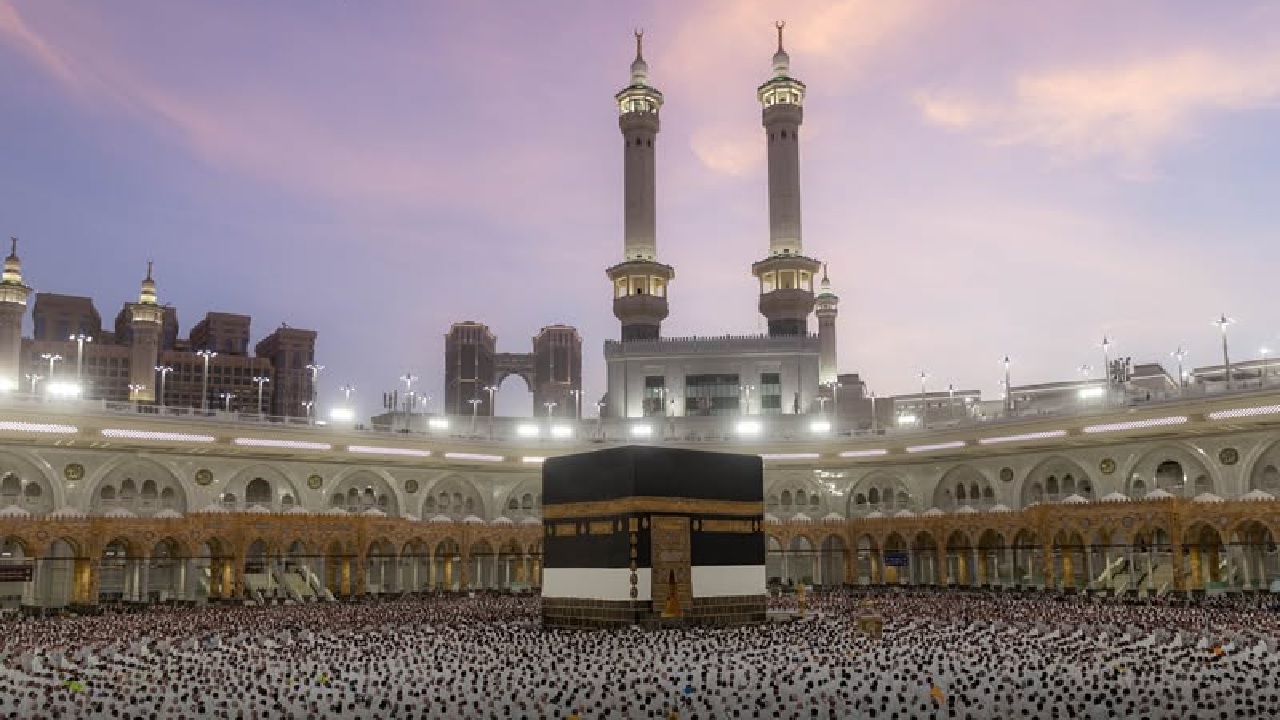 وزارة الحج تشدّد على إلزامية الحصول على التصريح الرسمي لأداء مناسك الحج