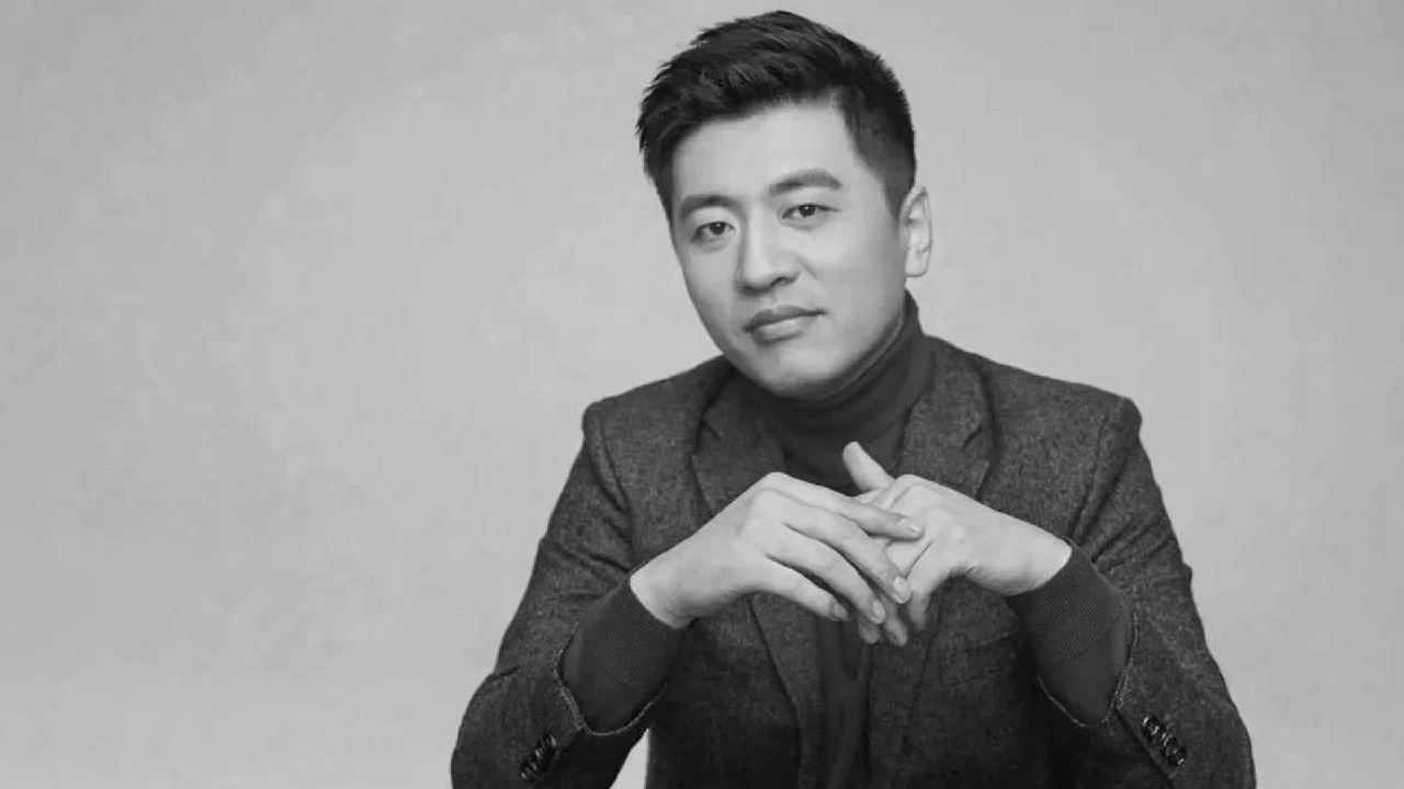 تفاصيل وفاة المؤثر الصيني تشانغ شيويفنغ بسكتة قلبية.. فيديو