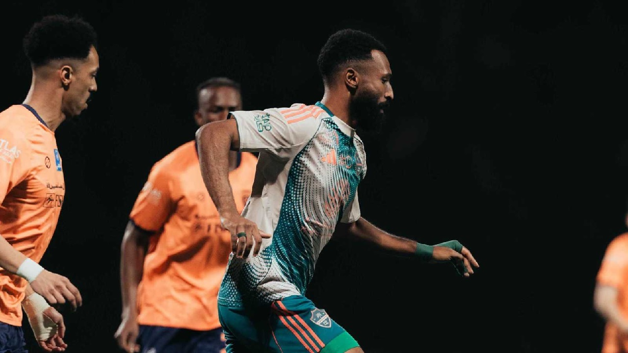 الأهلي يهاجم التحكيم ويطالب بتوضيح تسجيلات الـVAR