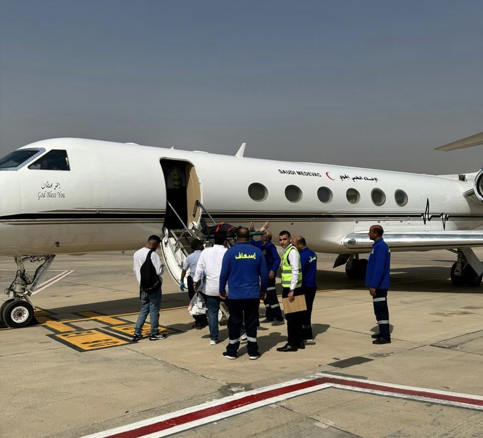إخلاء طبي لمواطنين من القاهرة إلى المملكة لاستكمال علاجهما