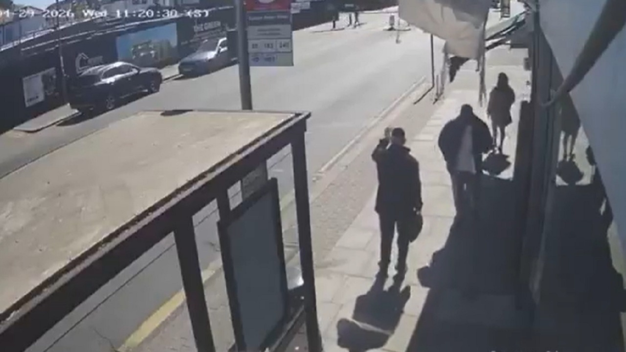 القبض على رجل طعن شخصين بشوارع لندن .. فيديو